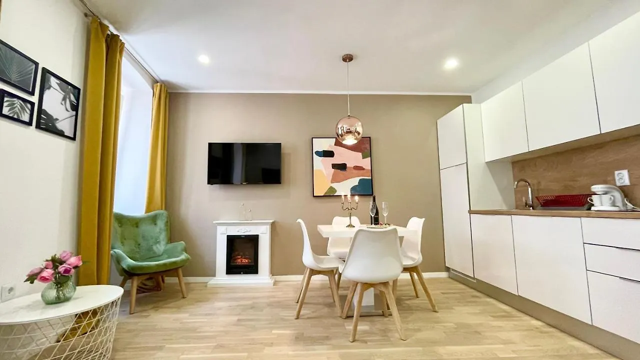 Hedone Luxury 3 Apartments With Free Parking Pula 0*,