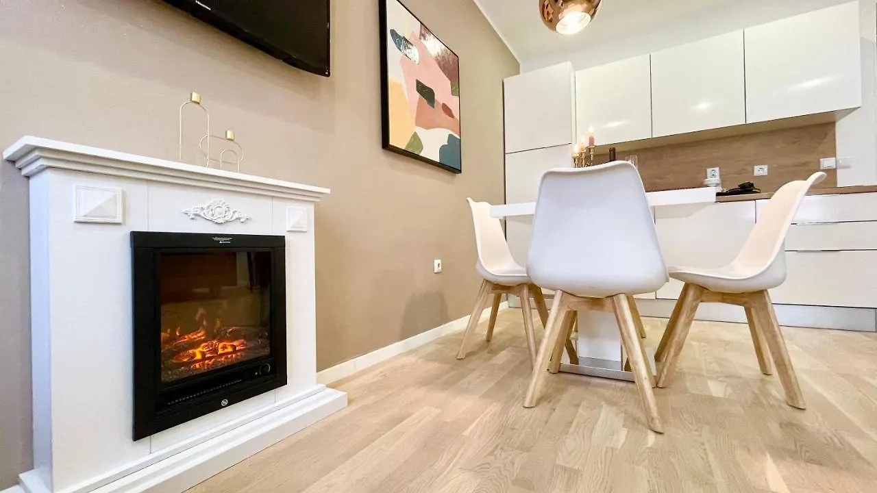 Hedone Luxury 3 Apartments With Free Parking Pula 0*,