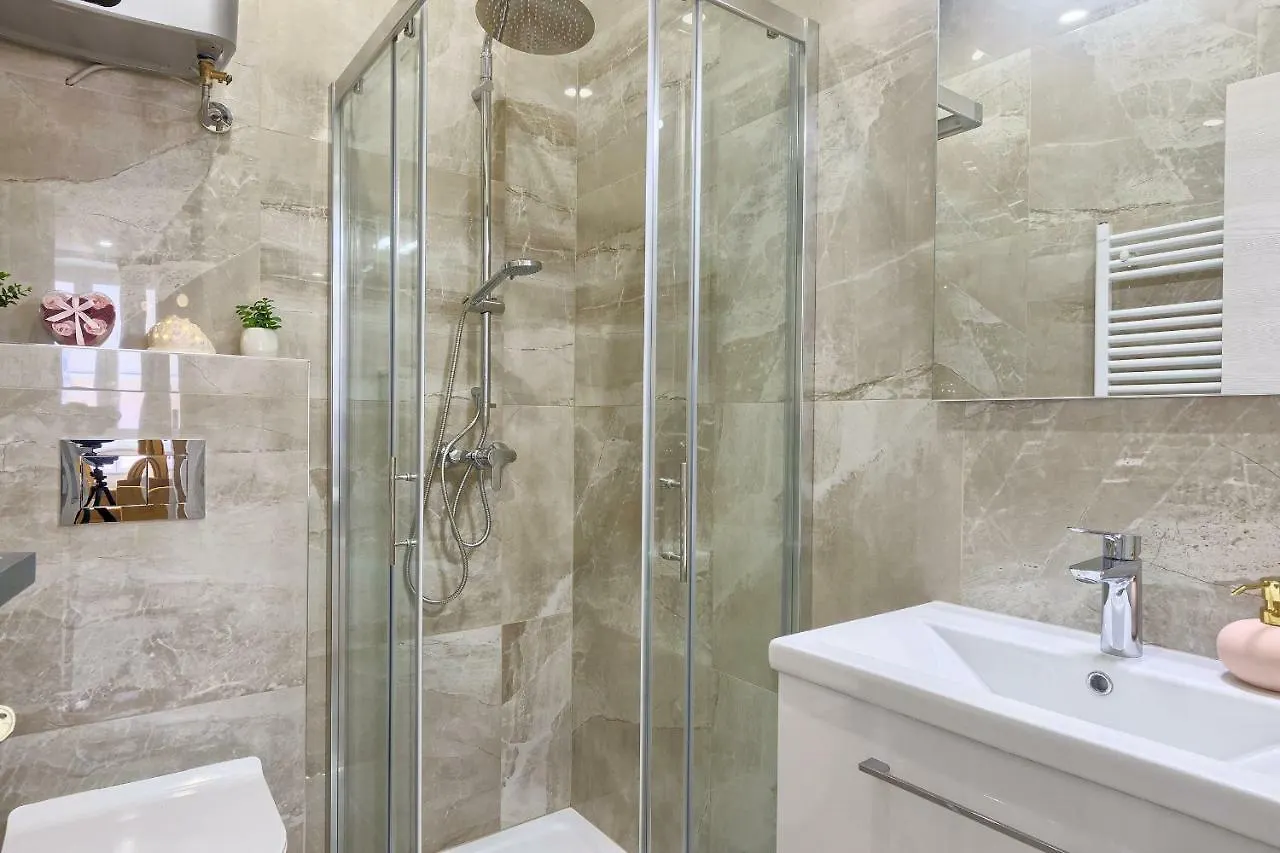 Hedone Luxury 3 Apartments With Free Parking Pula 0*,