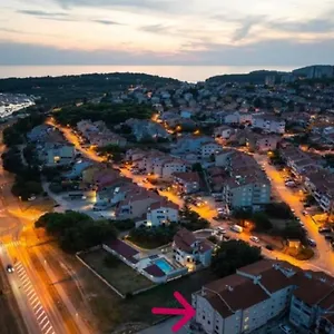 New Near Sea With 3 Bedrooms And 2 Bathrooms Apartment
